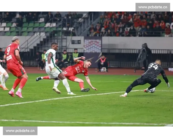 全景呈现精彩足球直播实时比分解说战术分析盛宴名家点评球迷互动不间断